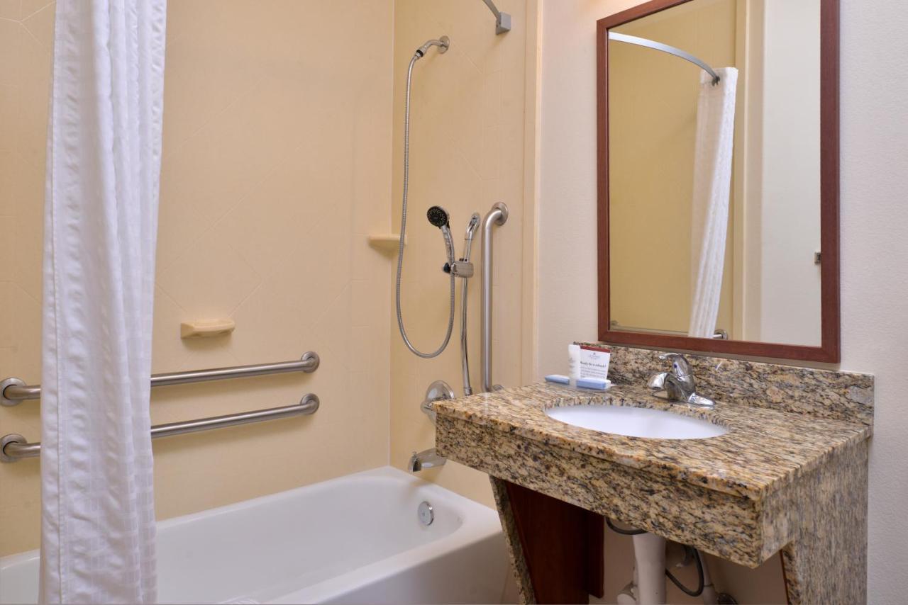 Hotel Candlewood By Ihg 2*